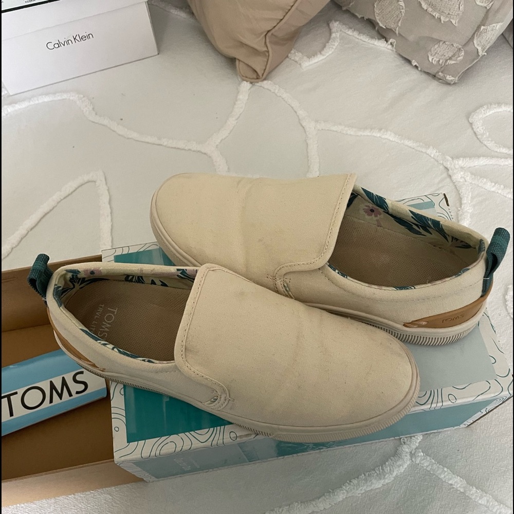 Toms slip on with some leather